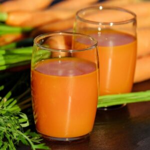 Carrot Juice with Ginger and Lemon
